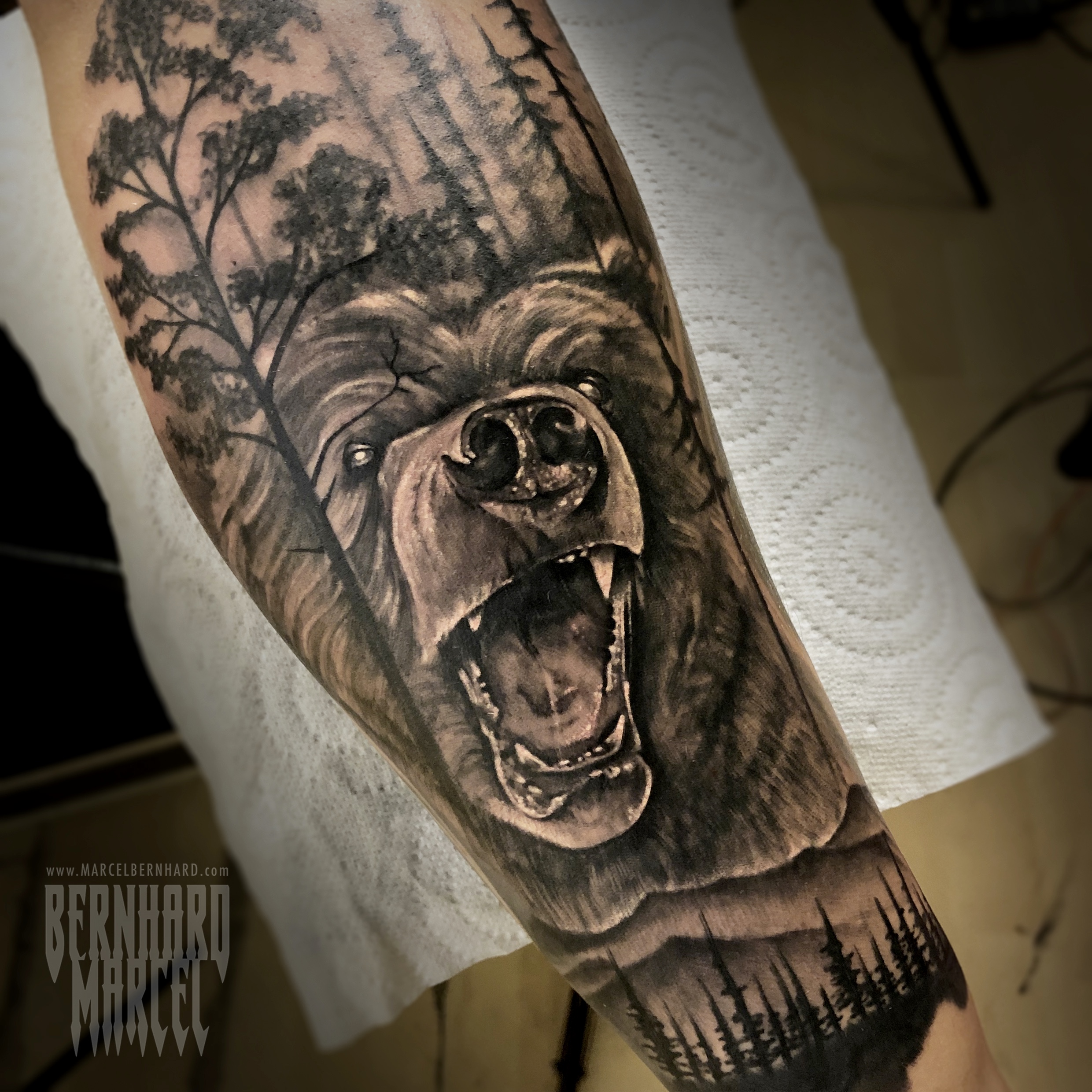 A Grizzly bear represents facing your Fear. Asbury,NJ, Mike Alco, Soul  Kraft Ink : r/tattoos
